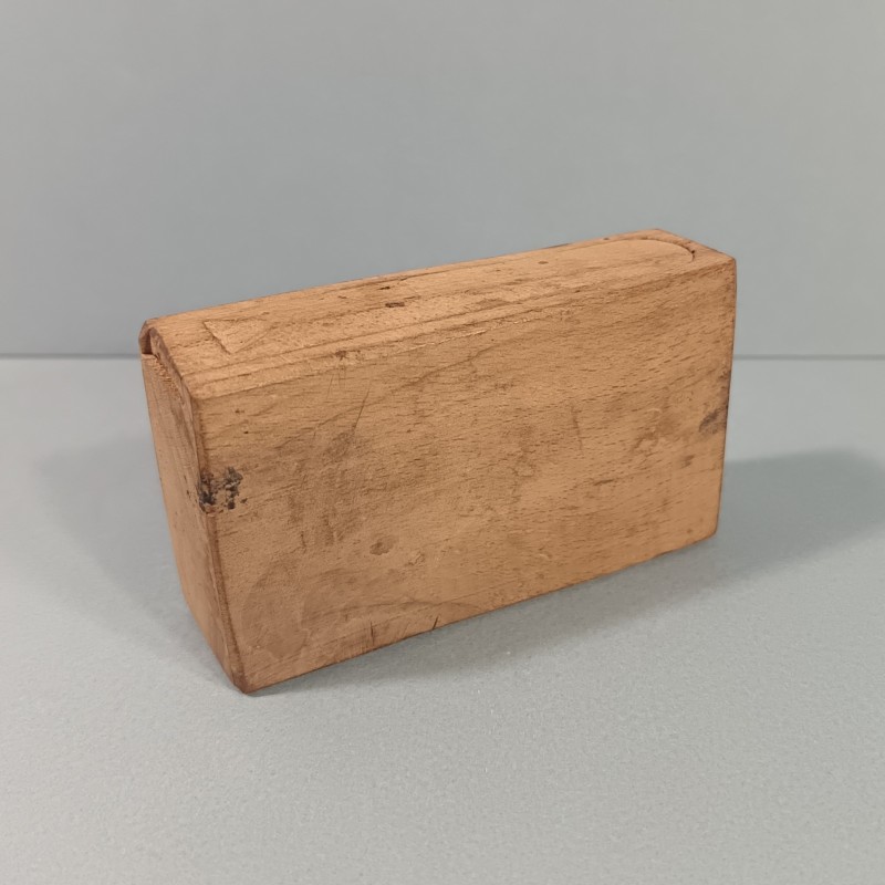 PETITE BOITE EN BOIS POUR ALLUMEURS OU DETONATEURS DE GRENADES A MANCHES STIELHGRENADEN MODELE 1924 DATEE 1944