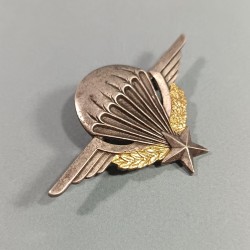 INSIGNE MILITAIRE BREVET PARACHUTISTE NON NUMEROTE EFFACE FABRICATION DRAGO PARIS ATTACHE A BOULES
