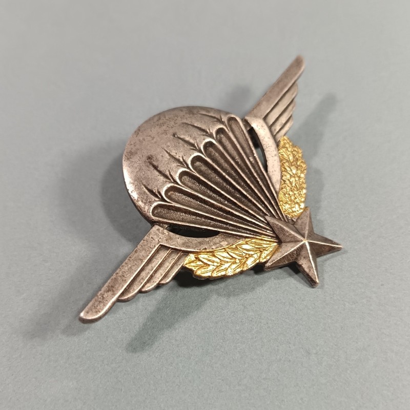 INSIGNE MILITAIRE BREVET PARACHUTISTE NON NUMEROTE EFFACE FABRICATION DRAGO PARIS ATTACHE A BOULES