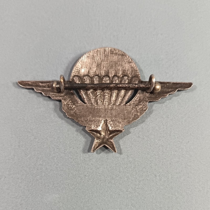 INSIGNE MILITAIRE BREVET PARACHUTISTE NON NUMEROTE EFFACE FABRICATION DRAGO PARIS ATTACHE A BOULES