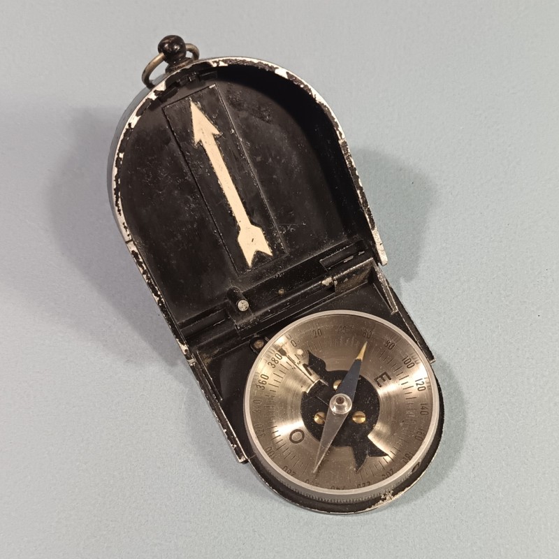 BOUSSOLE REGLEMENTAIRE MODELE 1922 FAB. SOCIETE DES LUNETIERS PARIS N°90745 POUR OFFICIER 1939-1945