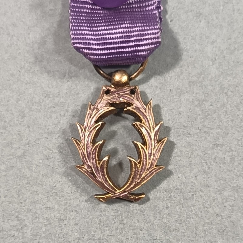 FRANCE REDUCTION DE LA MEDAILLE D'OFFICIER DE L'ORDRE DES PALMES ACADEMIQUES EN ARGENT