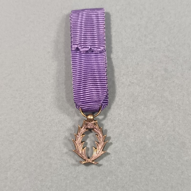 FRANCE REDUCTION DE LA MEDAILLE D'OFFICIER DE L'ORDRE DES PALMES ACADEMIQUES EN ARGENT