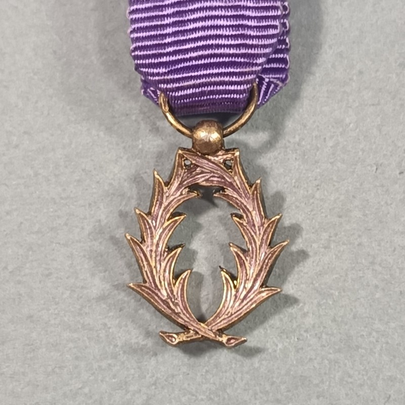 FRANCE REDUCTION DE LA MEDAILLE D'OFFICIER DE L'ORDRE DES PALMES ACADEMIQUES EN ARGENT