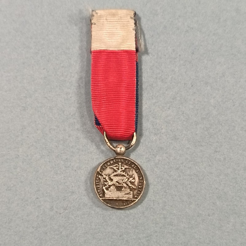 FRANCE REDUCTION DE LA MEDAILLE DU TRAVAIL CLASSE ARGENT MINISTERE DE COMMERCE ET DE L'INDUSTRIE