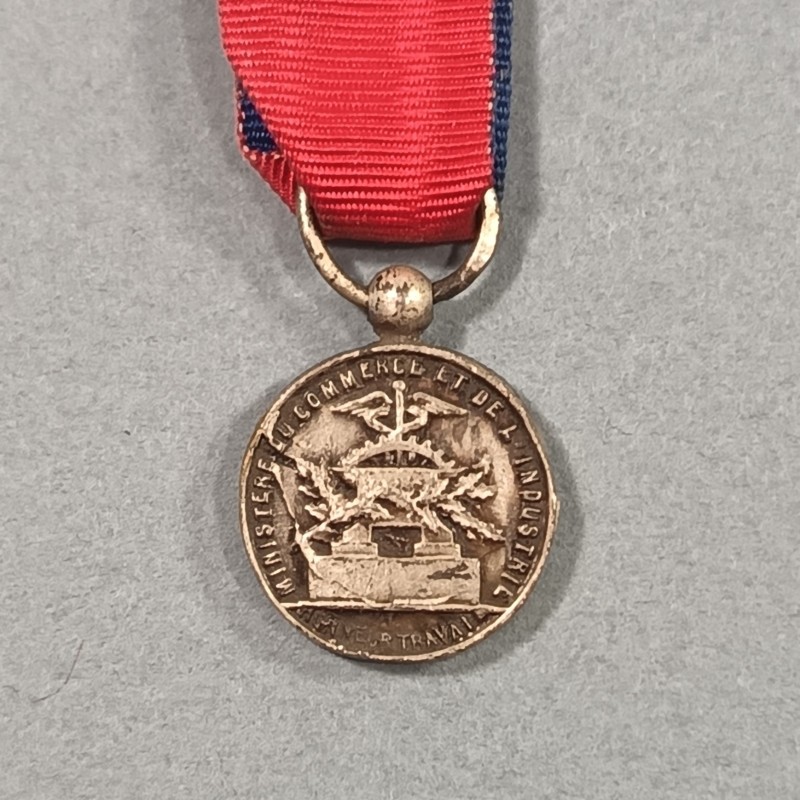 FRANCE REDUCTION DE LA MEDAILLE DU TRAVAIL CLASSE ARGENT MINISTERE DE COMMERCE ET DE L'INDUSTRIE