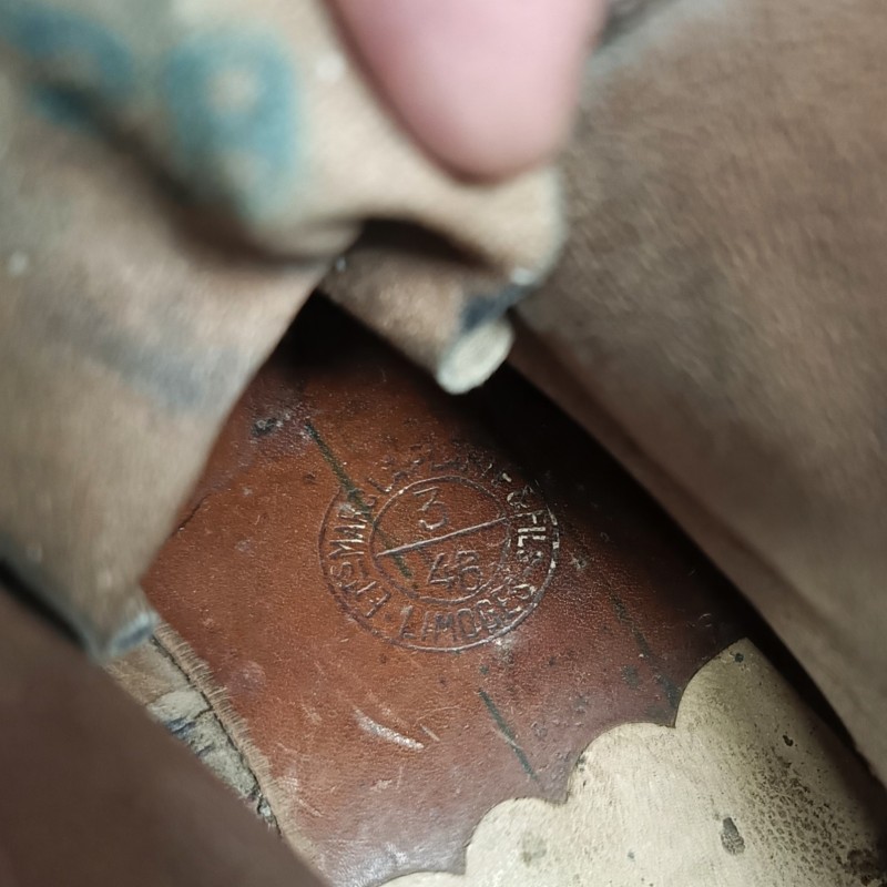 BRODEQUINS CHAUSSURES MILITAIRE EN CUIR NOIR MODELE 1941 TOUTES ARMES DATEES 1946 TAILLE 28/? 42/43