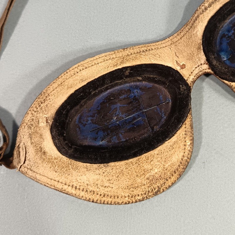 LUNETTE DE GLACIER FABRICATION CIVIL OU MILITAIRE POUR CHASSEURS ALPINS OU GEBIRGSJAGER
