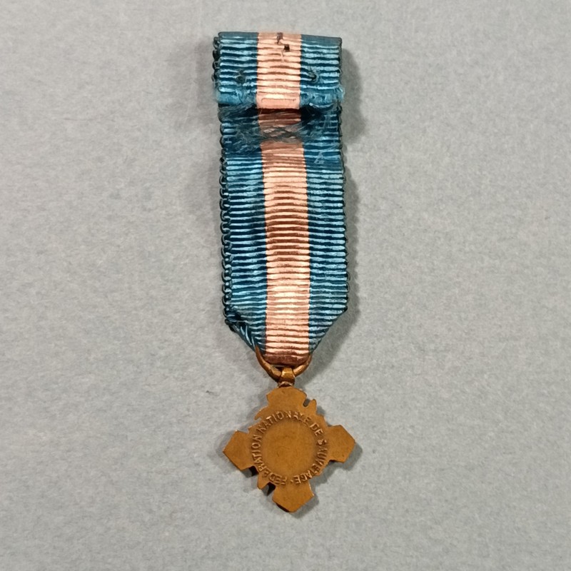 FRANCE REDUCTION DE LA MEDAILLE DE LA FEDERATION NATIONALE DE SAUVETAGE VALEUR CIVIQUE BARRETTE DEVOUEMENT