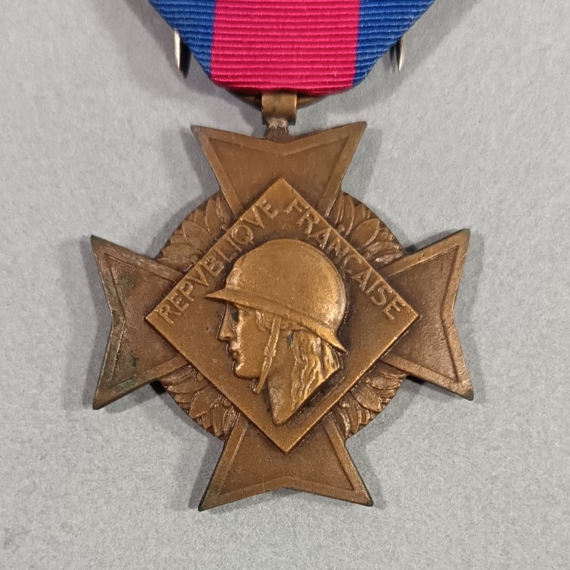 FRANCE MEDAILLE OU CROIX DE BRONZE DES SERVICES MILITAIRES VOLONTAIRES SECOND TYPE