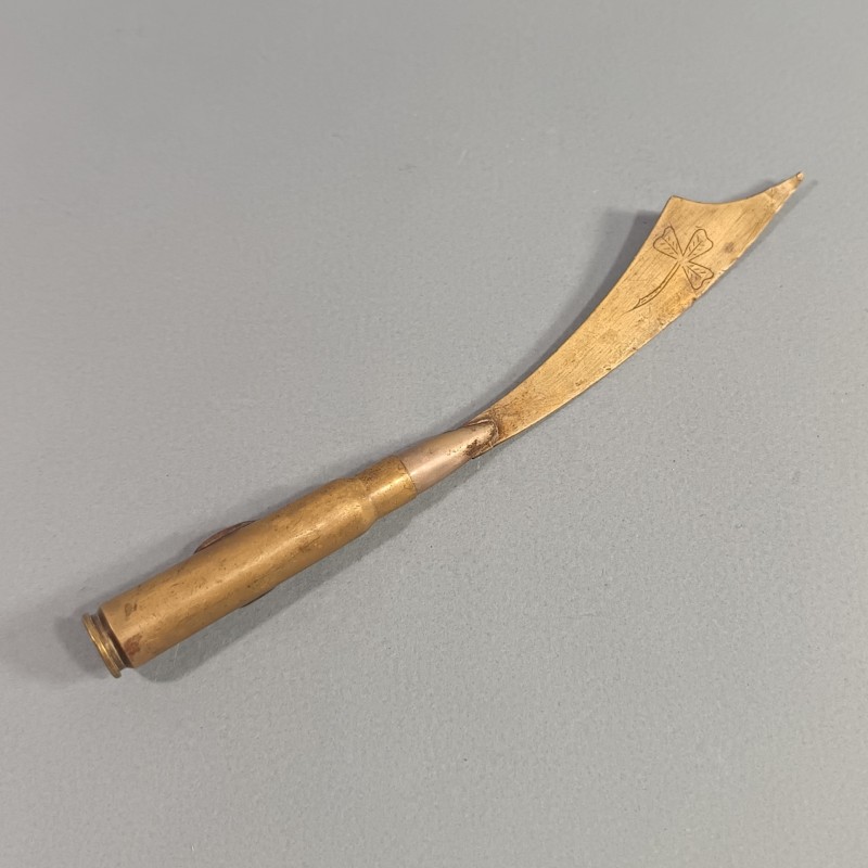 ARTISANAT DE TRANCHEE COUPE PAPIER SOUVENIR DES BALKANS 1918 ET UN BOUTONS DES TROUPES COLONIALES