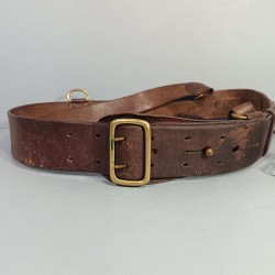 CEINTURON AVEC SON BAUDRIER ET SUSPENTE DE SABRE POUR LES OFFICIERS ET SOUS OFFICIERS PREMIERE ET SECONDE GUERRE