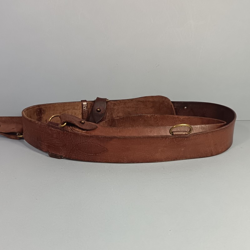 CEINTURON AVEC SON BAUDRIER ET SUSPENTE DE SABRE POUR LES OFFICIERS ET SOUS OFFICIERS PREMIERE ET SECONDE GUERRE