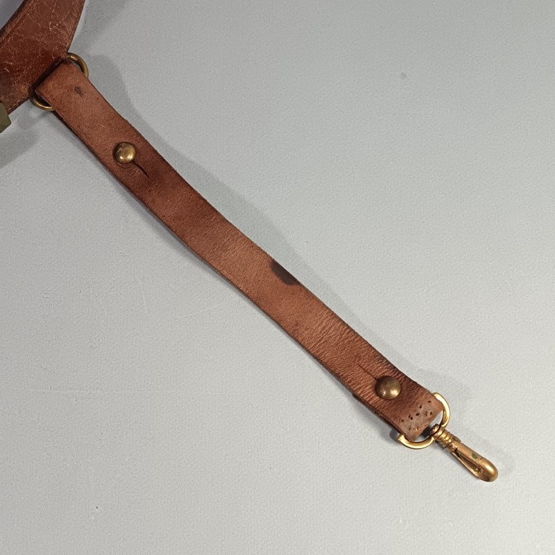 CEINTURON AVEC SON BAUDRIER ET SUSPENTE DE SABRE POUR LES OFFICIERS ET SOUS OFFICIERS PREMIERE ET SECONDE GUERRE