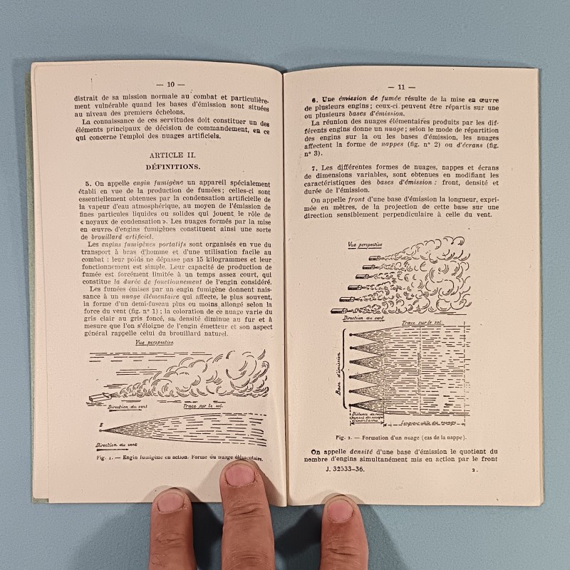 MANUEL D'INSTRUCTION PROVISOIRE A L'EMPLOI DES ENGINS FUMIGENES PORTATIFS IMPRIMERIE NATIONALE 1936