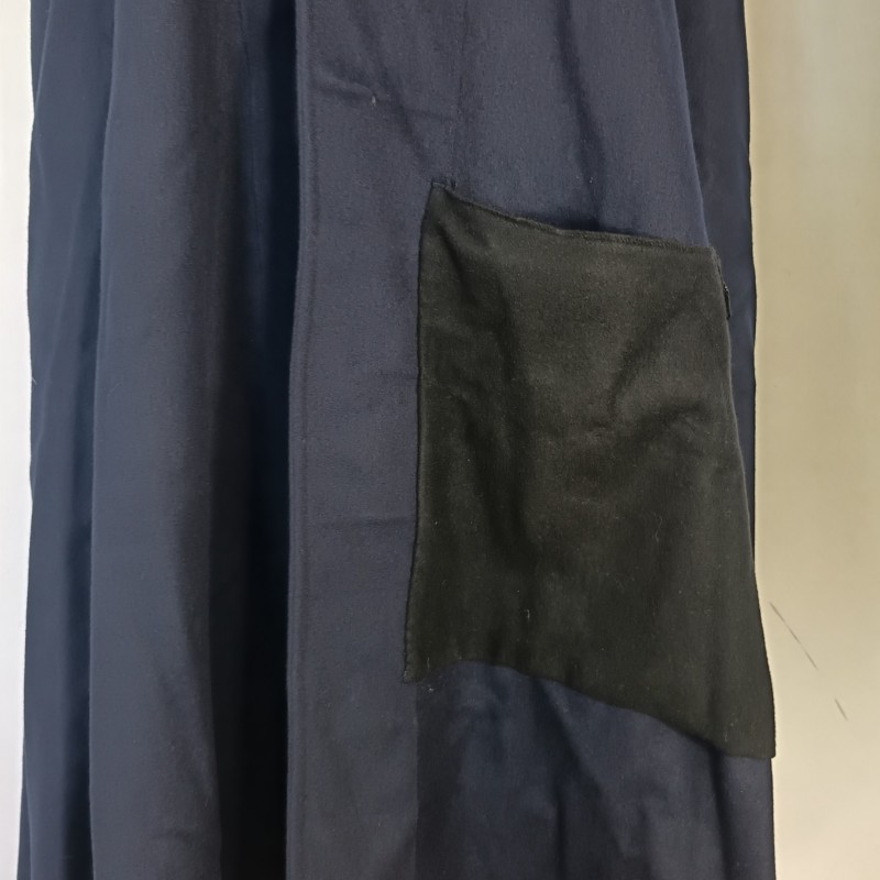 TRES BEL ENSEMBLE DE POLICE DES ANNEES 1950 HIRONDELLE PELLERINE MANTEAU UNIFORME KEPIS