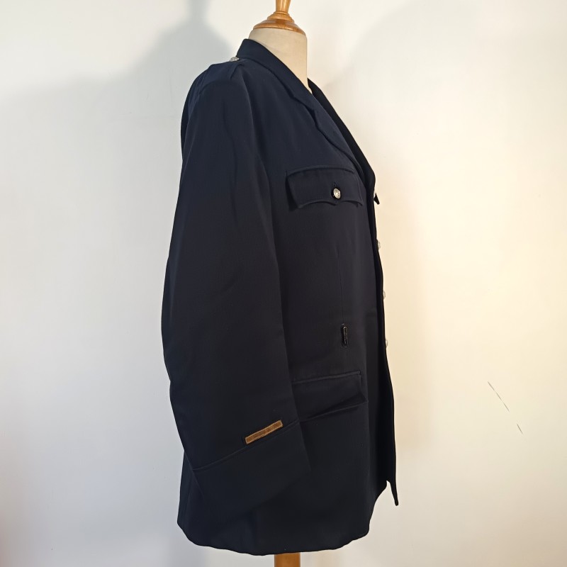 TRES BEL ENSEMBLE DE POLICE DES ANNEES 1950 HIRONDELLE PELLERINE MANTEAU UNIFORME KEPIS
