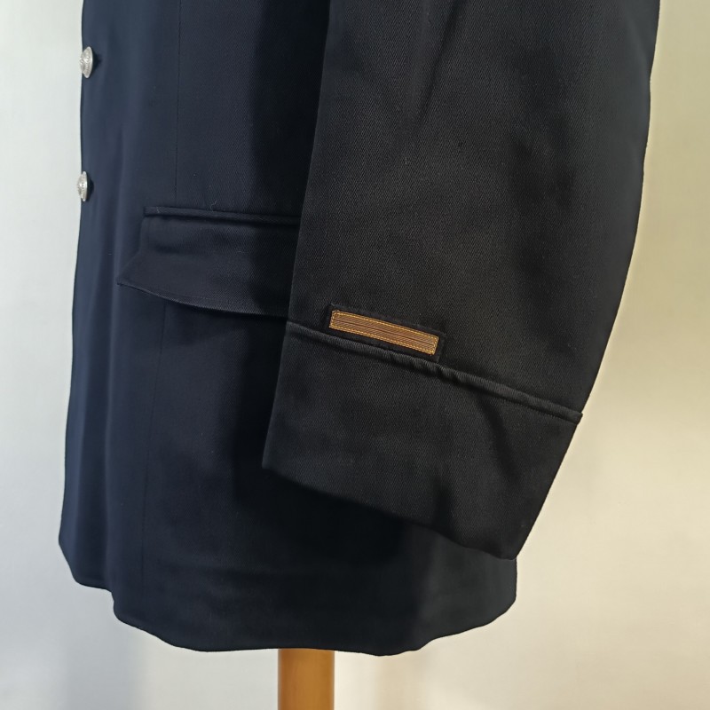 TRES BEL ENSEMBLE DE POLICE DES ANNEES 1950 HIRONDELLE PELLERINE MANTEAU UNIFORME KEPIS