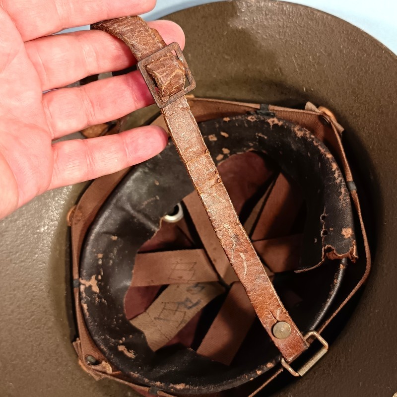 RARE CASQUE GUENEAU ARMEE FRANCAISE GENDARMERIE OU MAINTIEN DE L'ORDRE EN ZONE TROPICALE SECOND TYPE