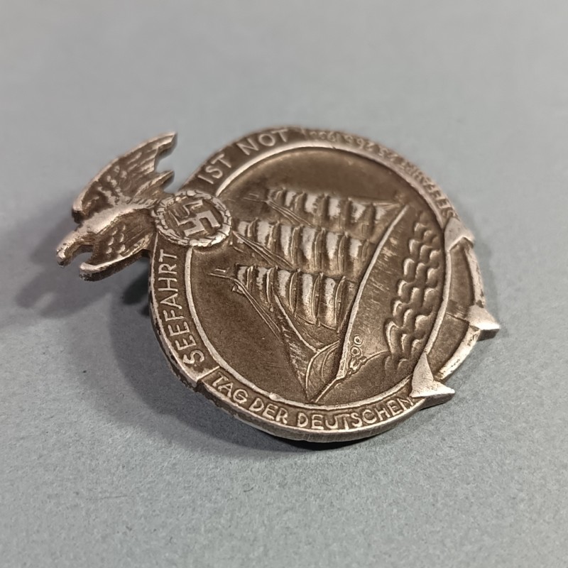ALLEMAGNE INSIGNE DE JOURNEE DE LA MARINE 1935 FABRICATION SECONDE G.FR. KERK & SOHN PFORZHEIM HAUTEUR 4.6 cm