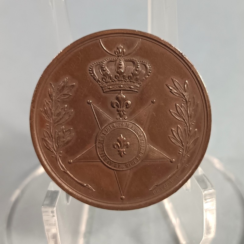 MEDAILLE LOUIS XVIII ORDRE ROYAL DU LYS OU ORDRE DE LA FIDELITE EN BRONZE DIAMETRE 4 cm