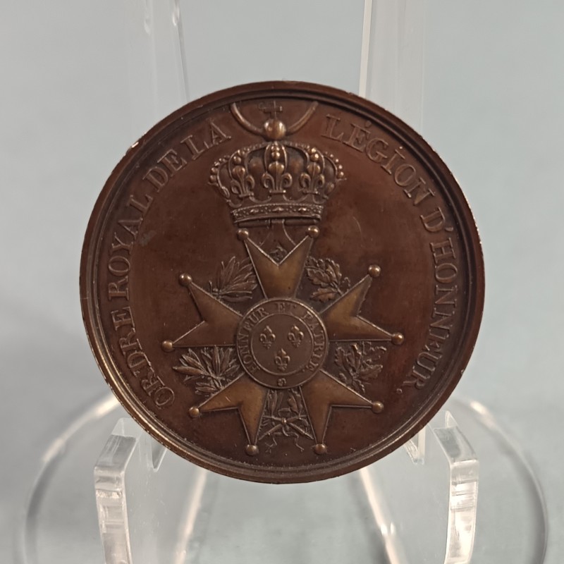 MEDAILLE LOUIS XVIII ORDRE ROYAL DE LA LEGION D'HONNEUR RESTAURATION EN BRONZE DIAMETRE 4 cm