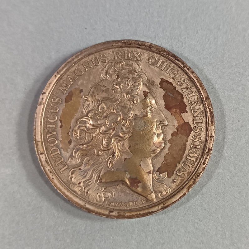 MEDAILLE LOUIS XIV ORDRE MILITAIRE DE SAINT LOUIS ETABLISSEMENT DE L'HOPITAL GENERAL PARIS 1656