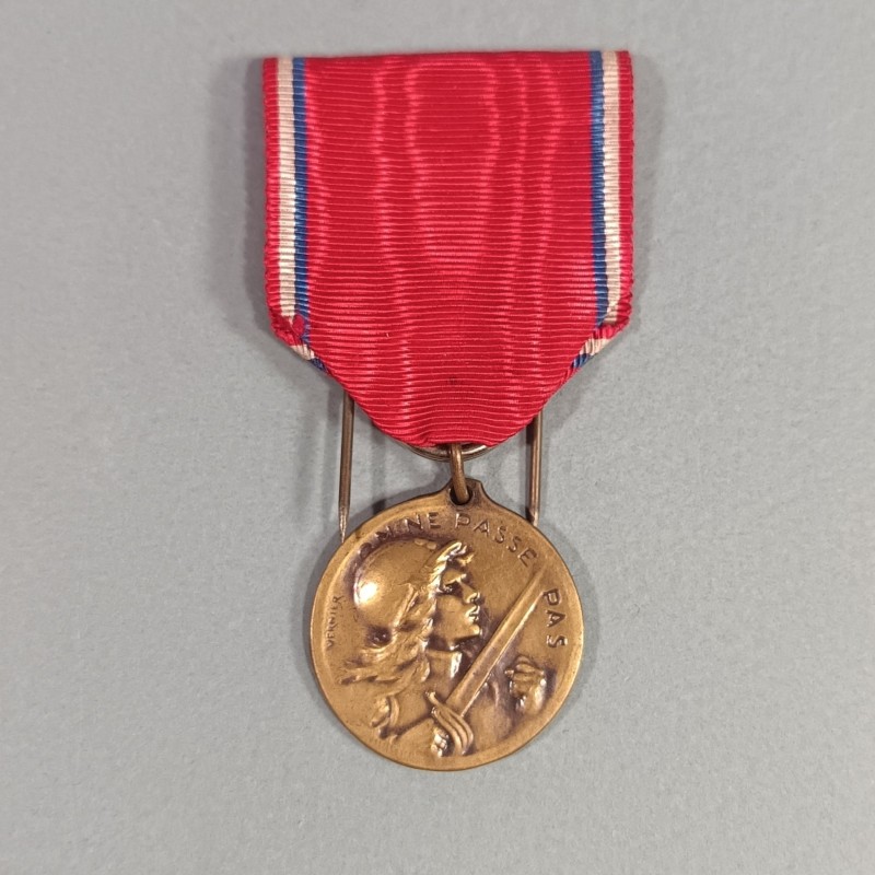 FRANCE MEDAILLE DE LA BATAILLE DE VERDUN ON NE PASSE PAS 21 FEVRIER 1916 PAR VERNIER DANS SA BOITE D'ORIGINE