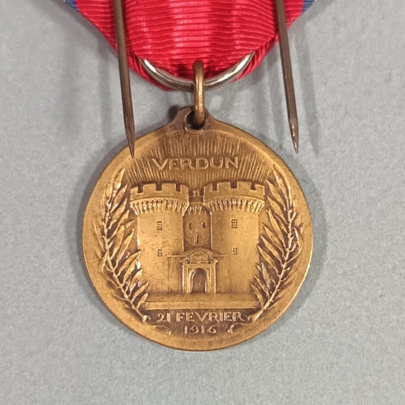 FRANCE MEDAILLE DE LA BATAILLE DE VERDUN ON NE PASSE PAS 21 FEVRIER 1916 PAR VERNIER DANS SA BOITE D'ORIGINE
