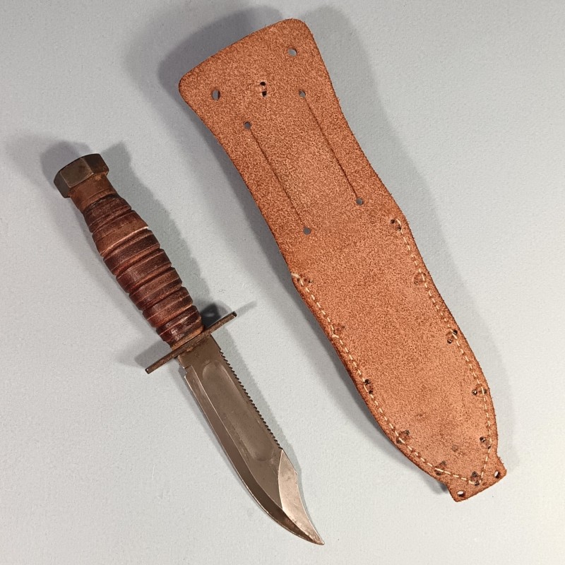 COUTEAU US DE SURVIE DE PILOTE DE L'USAAF CAMILLUS N.Y. DATE 1985 AVIATION AMERICAINE FIGTH KNIFE