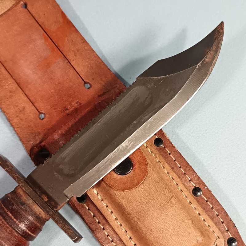 COUTEAU US DE SURVIE DE PILOTE DE L'USAAF CAMILLUS N.Y. DATE 1985 AVIATION AMERICAINE FIGTH KNIFE