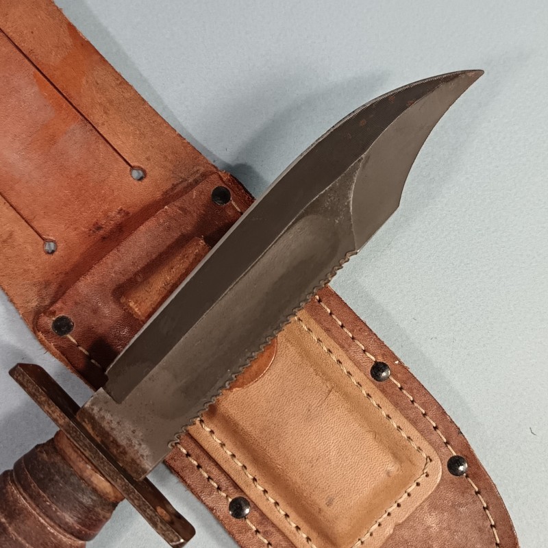COUTEAU US DE SURVIE DE PILOTE DE L'USAAF CAMILLUS N.Y. DATE 1985 AVIATION AMERICAINE FIGTH KNIFE