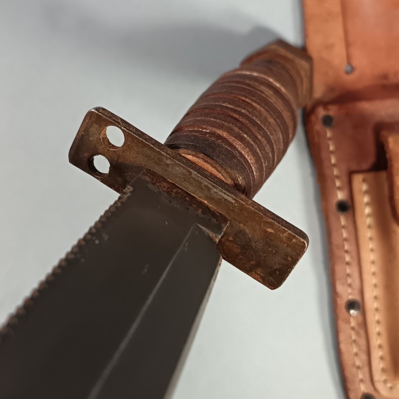 COUTEAU US DE SURVIE DE PILOTE DE L'USAAF CAMILLUS N.Y. DATE 1985 AVIATION AMERICAINE FIGTH KNIFE