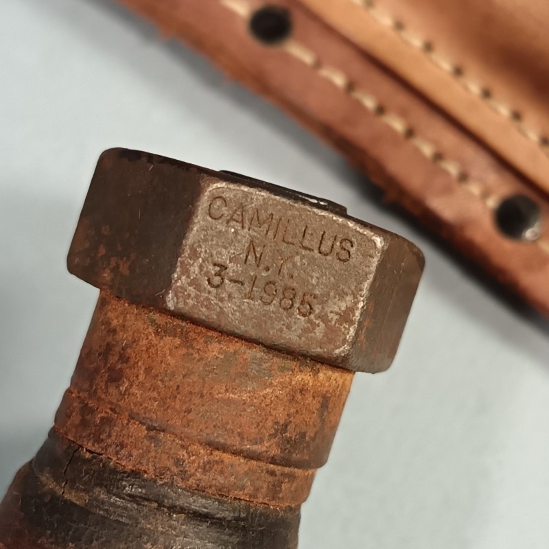COUTEAU US DE SURVIE DE PILOTE DE L'USAAF CAMILLUS N.Y. DATE 1985 AVIATION AMERICAINE FIGTH KNIFE