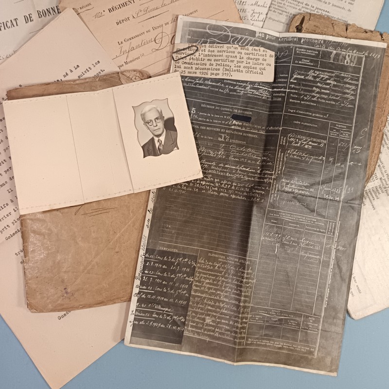 SOUVENIR D'UN SOLDAT DU 160 ème REGIMENT D'INFANTERIE GUERRE 1914 1918 LIVRET PAPIER PHOTOS CERTIFICATS
