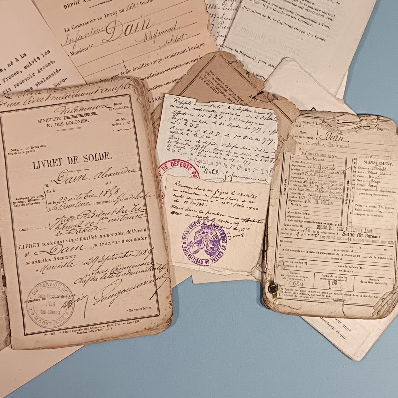 SOUVENIR D'UN SOLDAT DU 160 ème REGIMENT D'INFANTERIE GUERRE 1914 1918 LIVRET PAPIER PHOTOS CERTIFICATS