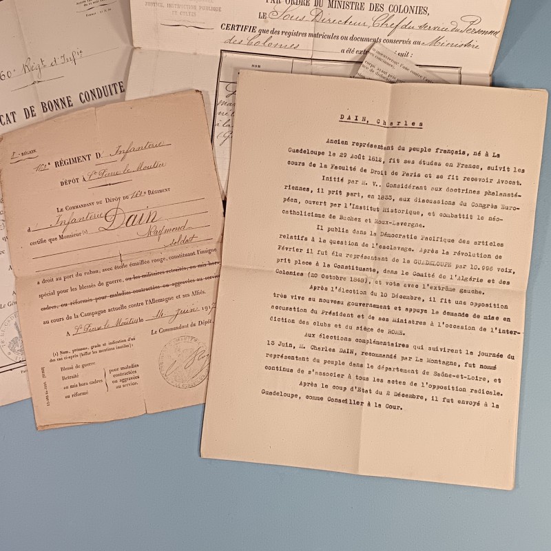 SOUVENIR D'UN SOLDAT DU 160 ème REGIMENT D'INFANTERIE GUERRE 1914 1918 LIVRET PAPIER PHOTOS CERTIFICATS