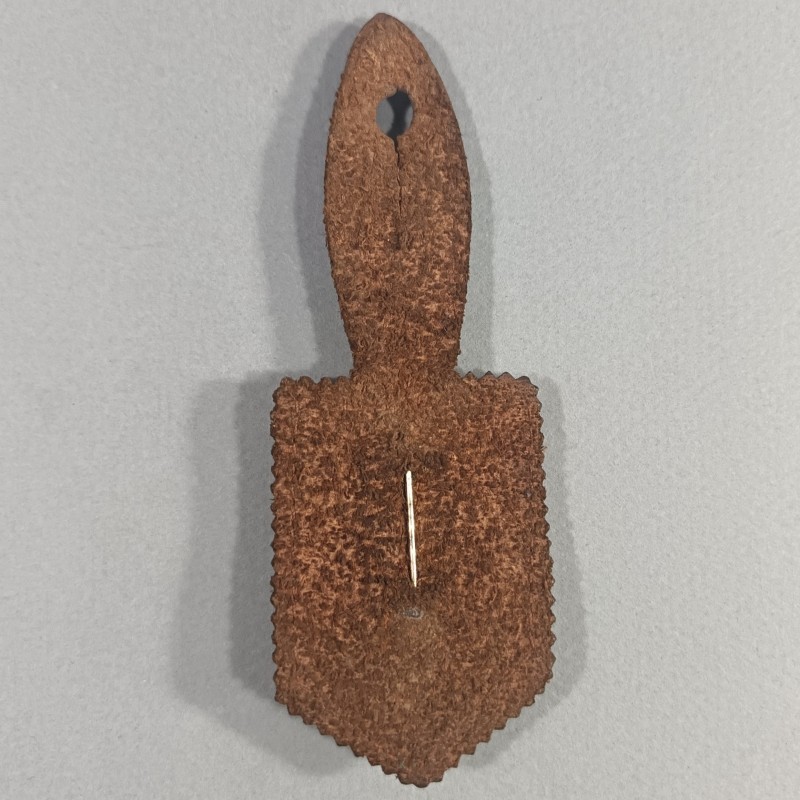 INSIGNE MILITAIRE CENTRE INTERARMEES D'ESSAIS D'ENGINS SPECIAUX COLOMB BECHAR FABRICATION COURTOIS PARIS