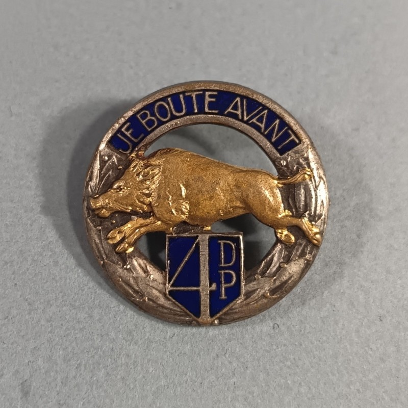 INSIGNE MILITAIRE 4 ème DP DRAGONS PORTES FABRICATION NON MARQUEE 1929 1948