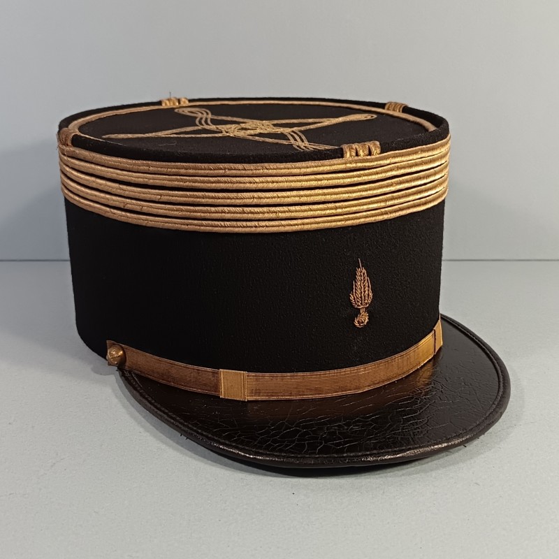 KEPI DE COLONEL D'ETAT MAJOR DE L'ARTILLERIE MILITAIRE MODELE 1919 - 1931 SECONDE GUERRE 1939 1945 TAILLE 59-60