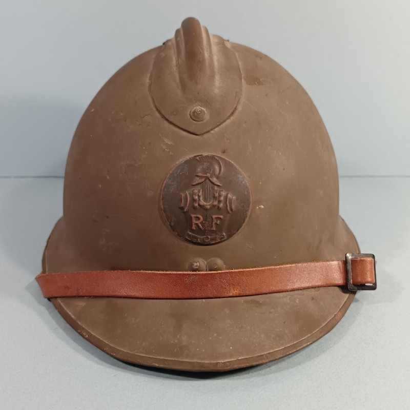 CASQUE TROUPE MODELE 1926 AVEC INSIGNE GENIE MODELE 1935 KAKI  POUR LE GENIE COMPLET
