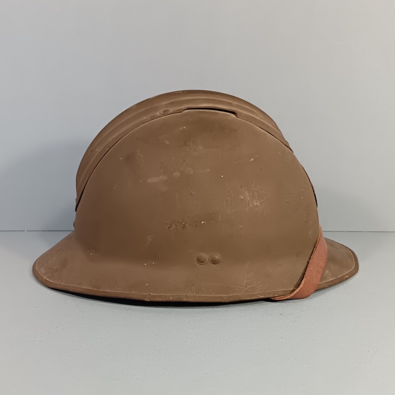 CASQUE TROUPE MODELE 1926 AVEC INSIGNE GENIE MODELE 1935 KAKI  POUR LE GENIE COMPLET