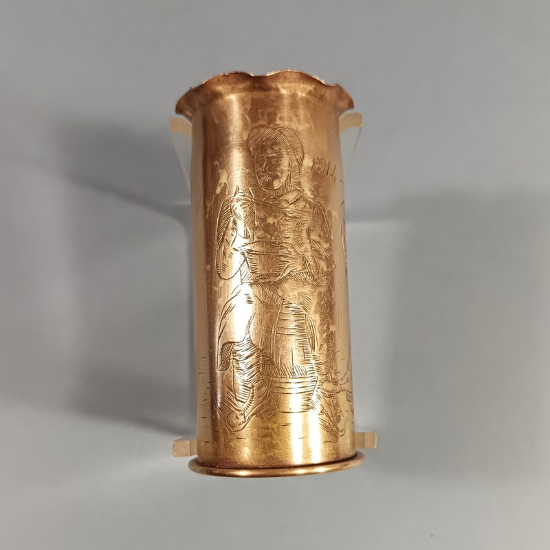ARTISANAT DE TRANCHEES SOUVENIR GUERRE 1914 1918 DOUILLE 37-85 GRAVEE AVEC DEUX POILUS A LA GAMELLE