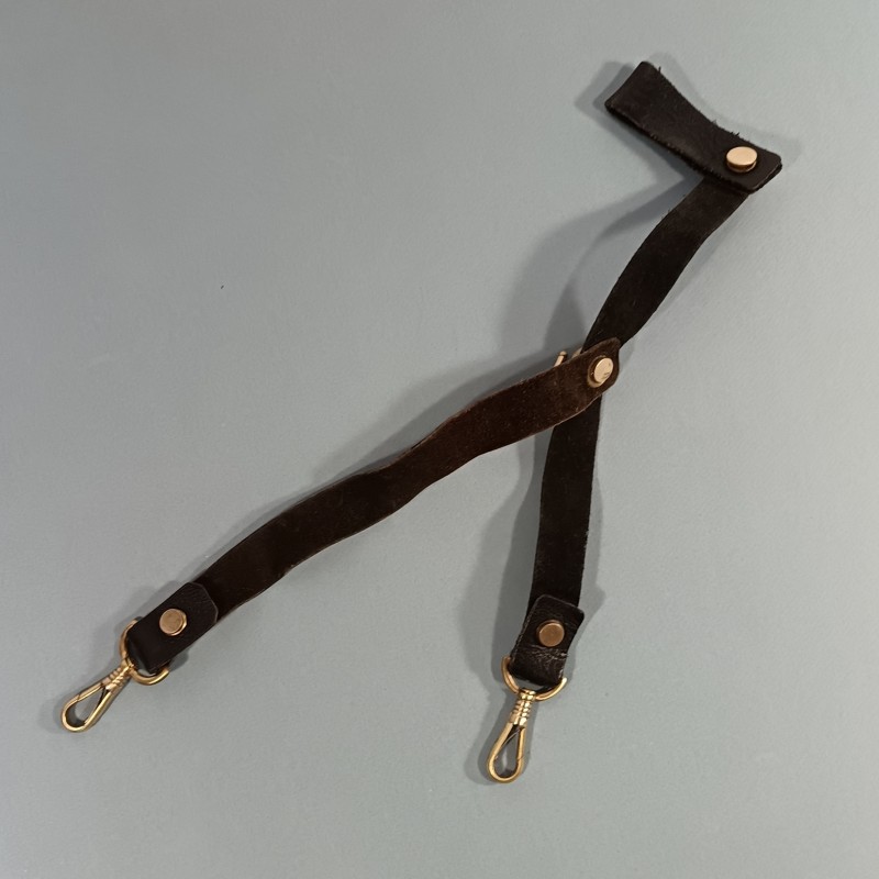 SUSPENTE BELIERE DOUBLE POUR SABRE MODELE F1 ECOLE MILITAIRE ESM ST CYR EN CUIR AVEC MOUSQUETONS ET CROCHET DE SABRE