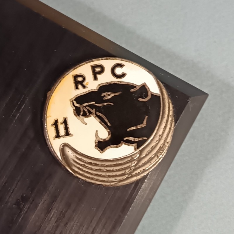 PRESSE PAPIER SOUVENIR DU 11 ème BATAILLON PARACHUTISTES DE CHOC INSIGNES ET EMPENNAGE DE ROQUETTE