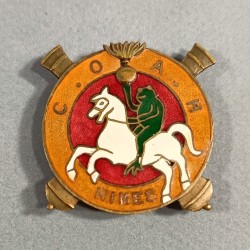 INSIGNE MILITAIRE COAH CENTRE D'ORGANISATION DE L'ARTILLERIE HIPPOMOBILE NIMES FABRICATION CAMUS A PARIS ANNEES 1939-40