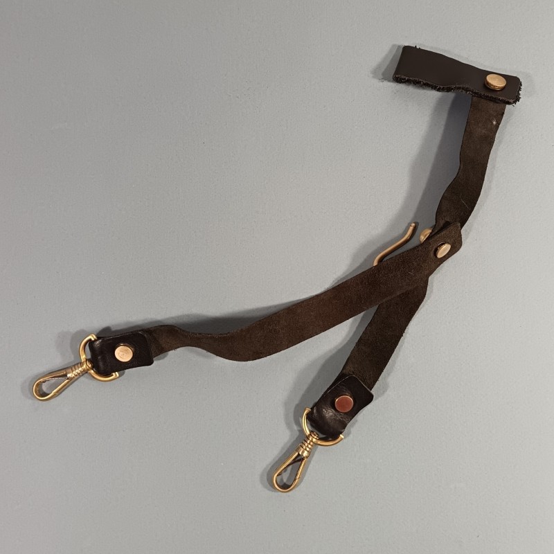 SUSPENTE BELIERE DOUBLE POUR SABRE MODELE F1 ECOLE MILITAIRE ESM ST CYR EN CUIR AVEC MOUSQUETONS ET CROCHET DE SABRE