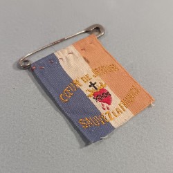 PETIT INSIGNE EN TISSU DU SACRE COEUR DE JESUS PORTE BONHEUR DES SOLDATS DE LA GUERRE 1914 1918