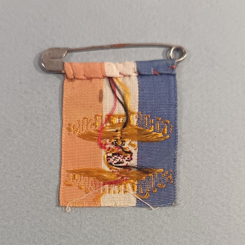 PETIT INSIGNE EN TISSU DU SACRE COEUR DE JESUS PORTE BONHEUR DES SOLDATS DE LA GUERRE 1914 1918