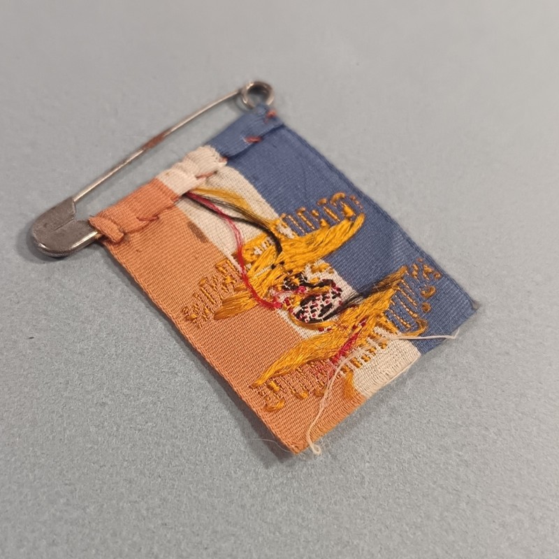 PETIT INSIGNE EN TISSU DU SACRE COEUR DE JESUS PORTE BONHEUR DES SOLDATS DE LA GUERRE 1914 1918